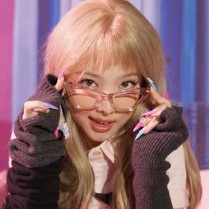 Meet your Posher, Cyber